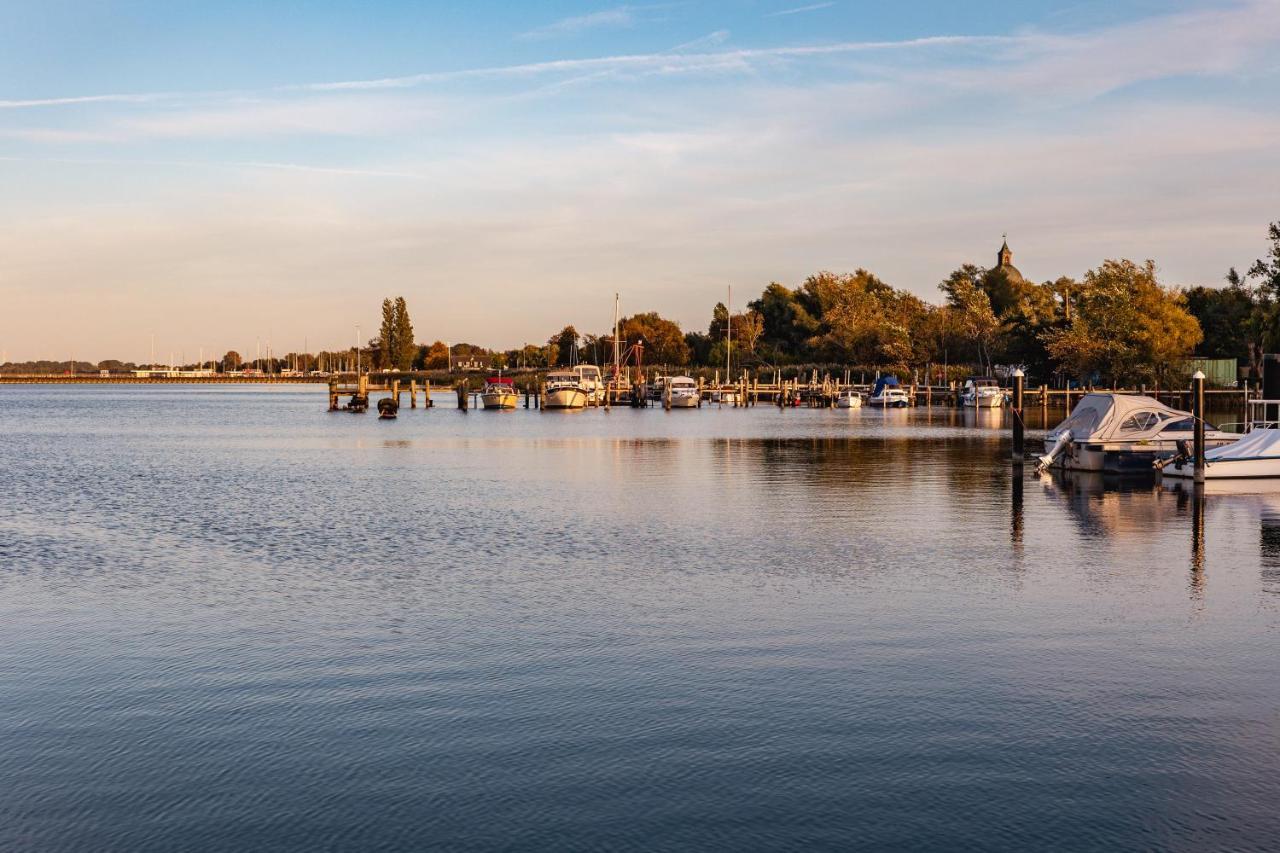 Hausboot Kuestennebel ริบนิทซ์-ดัมการ์เทิน ภายนอก รูปภาพ